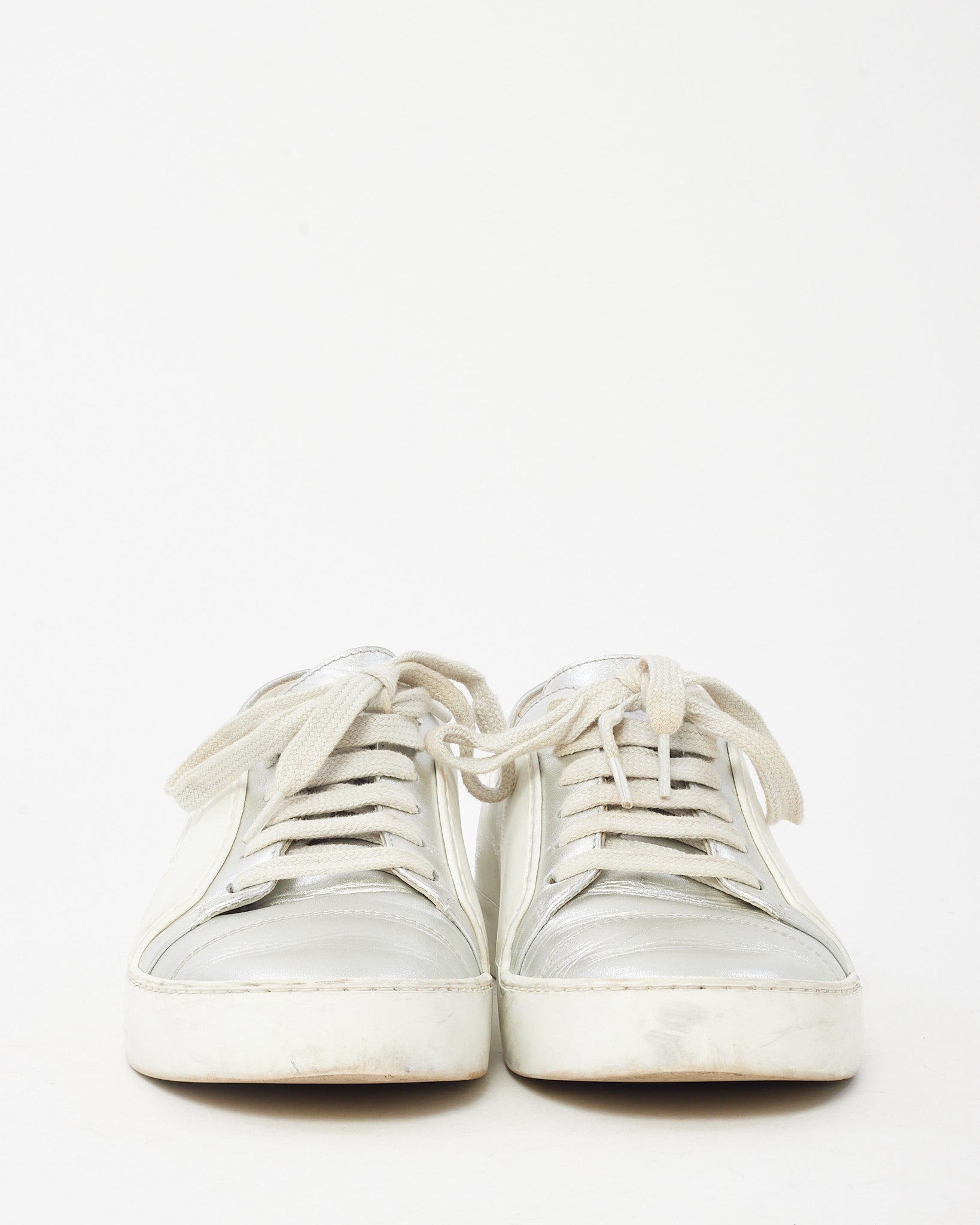 Chanel White Leather and Silver CC Logo Low-Top Sneakers - 36